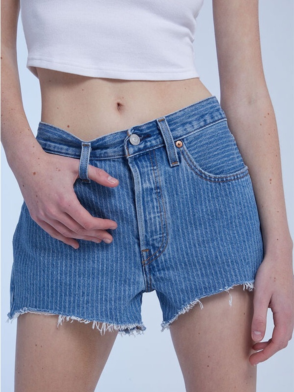 Levi's 501 Original pinstripe denim shorts in a medium indigo wash, Women’s 26